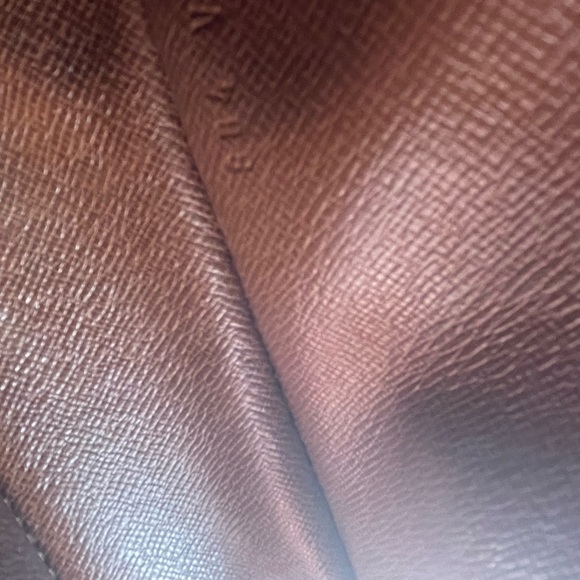 SOLD LV St Cloud GM Monogram Canvas - Picture 9 of 12